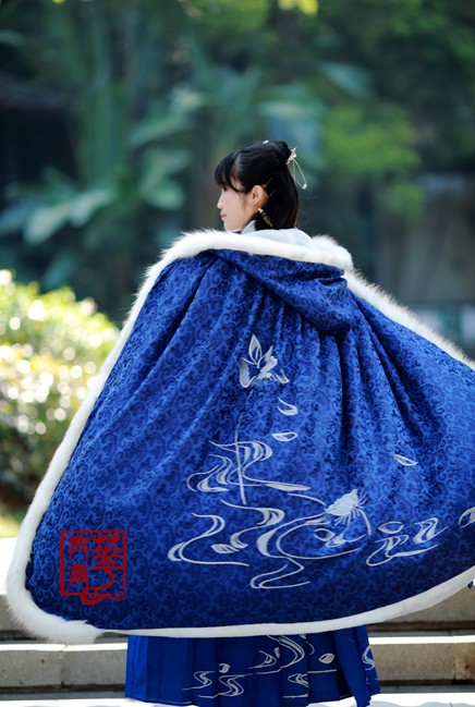 

Национальный костюм *2015