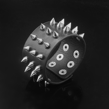 爱逛街为您找到铆钉朋克手链相关的宝贝,您可以在下面的板块中挑选