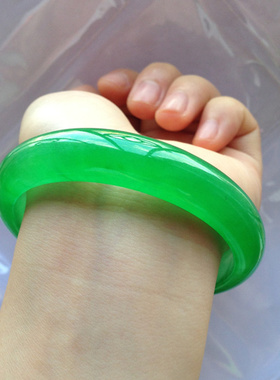 爱逛街为您找到墨绿翡翠手镯相关的宝贝,您可以在下面的板块中挑选