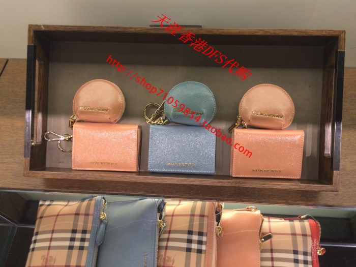 

бумажник Burberry 39548931/39548921 DFS