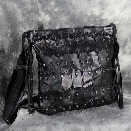 爱逛街为您找到朋克铆钉包相关的宝贝,您可以在下面的板块中挑选喜欢