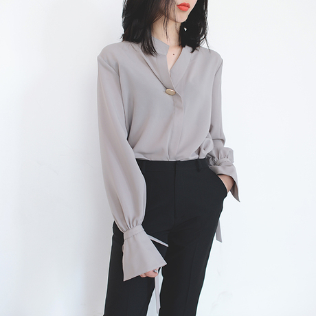 爱逛街为您找到灰色衬衫相关的宝贝,您可以在下面的板块中挑选喜欢的