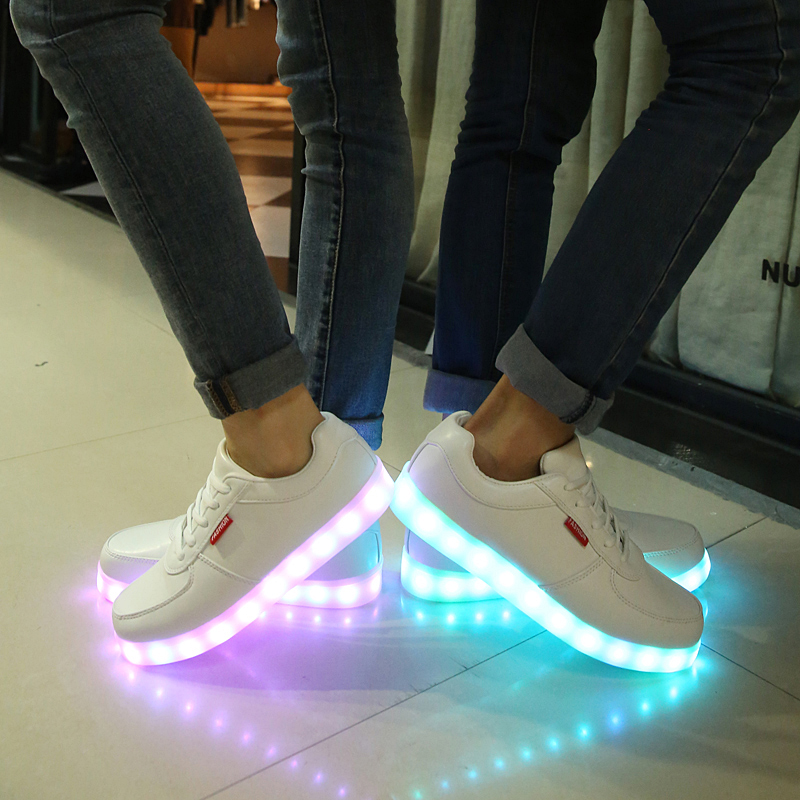 

Демисезонные ботинки USB LED