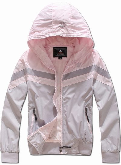 

Спортивная ветровка Adidas