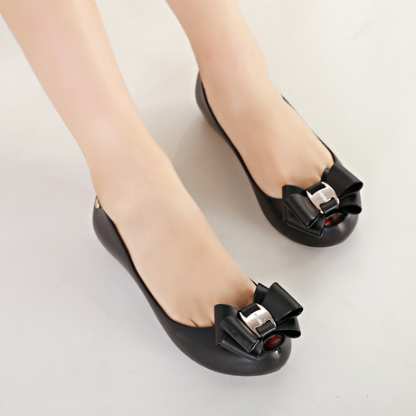 爱逛街为您找到磨砂皮鱼嘴平底鞋相关的宝贝,您可以在下面的板块中