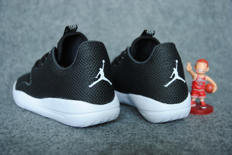 

баскетбольные кроссовки Nike air jordan Jordan Eclipse Roshe 724042-010