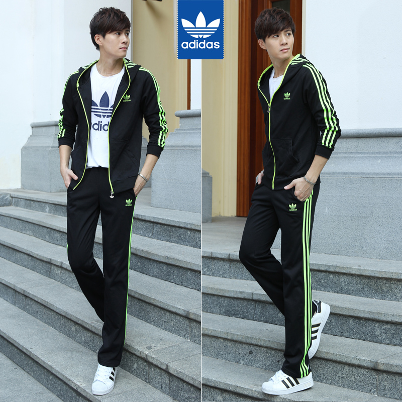 

Спортивный костюм Adidas