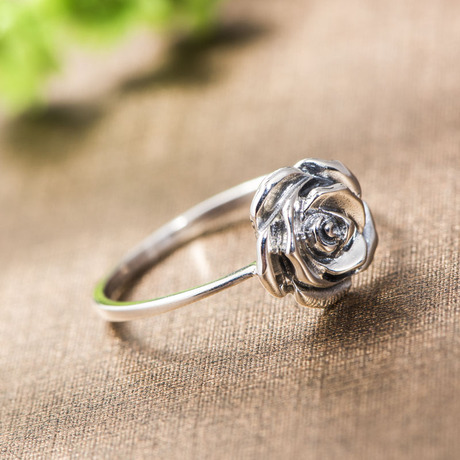 爱逛街为您找到银玫瑰花戒指相关的宝贝,您可以在下面的板块中挑选