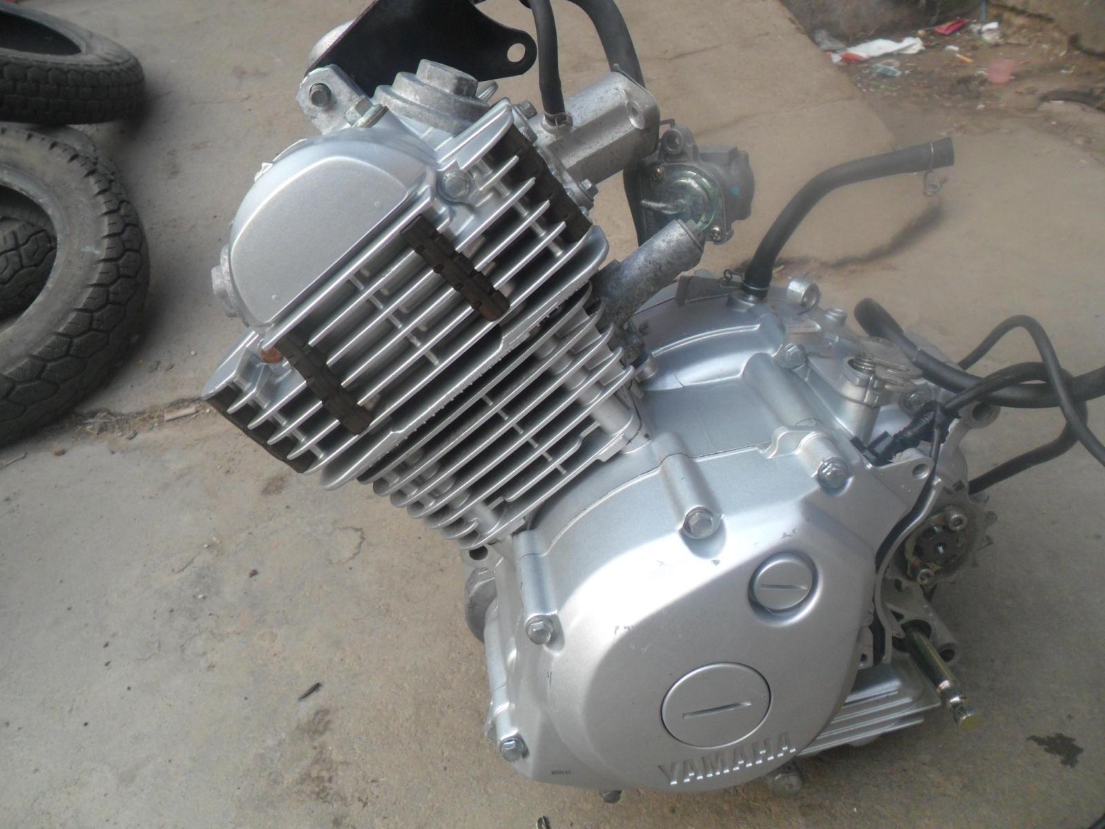 

Двигатель мотоцикла YBR125