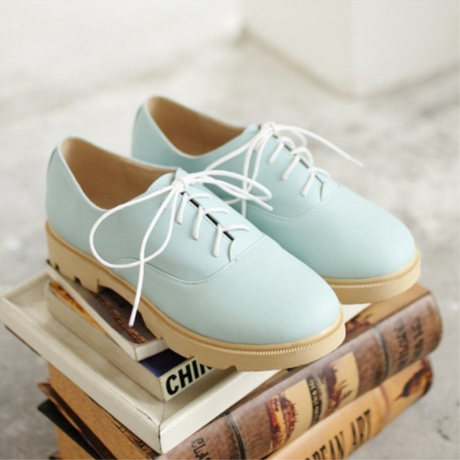 爱逛街为您找到日系松糕鞋相关的宝贝,您可以在下面的板块中挑选喜欢