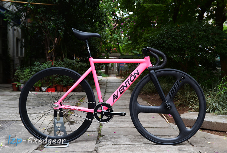 

Велосипед с глухой передачей Aventon FREE