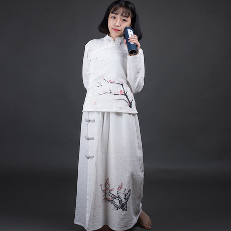 爱逛街为您找到女士旗袍相关的宝贝,您可以在下面的板块中挑选喜欢的