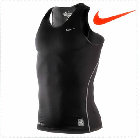 

Спортивная футболка Nike PRO
