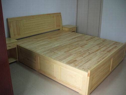 

Кровать из массива дерева Quanu