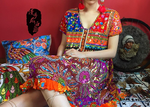 [Ходячие Непал] Тайский дизайнерский дизайнер чистый вышитый сшитый жемчужный жемчуг и платья Короткие модели различных цветов