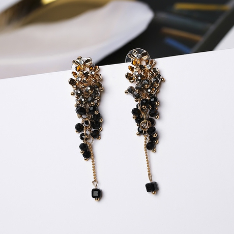 爱逛街为您找到流苏黑色耳环相关的宝贝,您可以在下面的板块中挑选