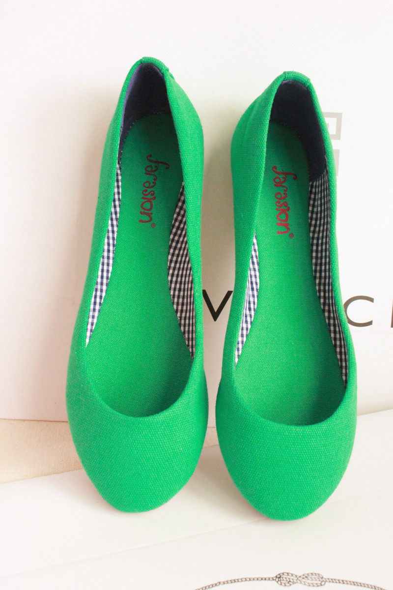 绿色平底鞋