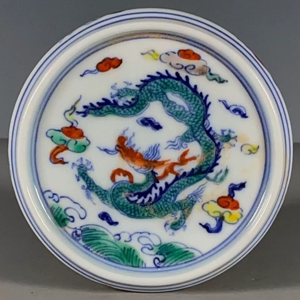 中国　大明成化年製　粉彩　花文　蓋碗　U　R3390 中国 大明成化年製 粉彩 花文 蓋碗 U R3390