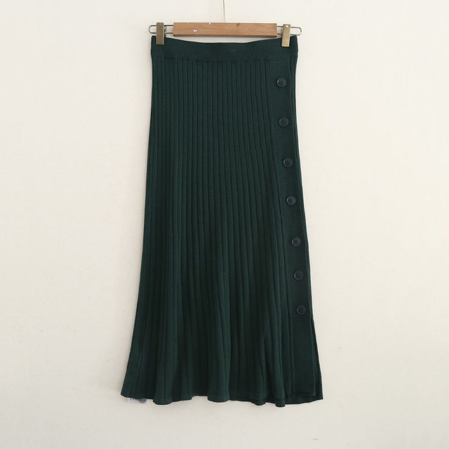 Spring and Autumn Pit knitted half skirt solid color button decoration simple temperament medium long A -line skirt outer single -tail cargo women's clothing