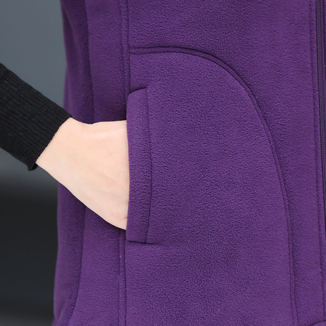 Middle -aged and elderly women's clothing autumn and winter velvet vests mothers plus velvet thickened large -size fleece horses clamping shoulder jacket vest