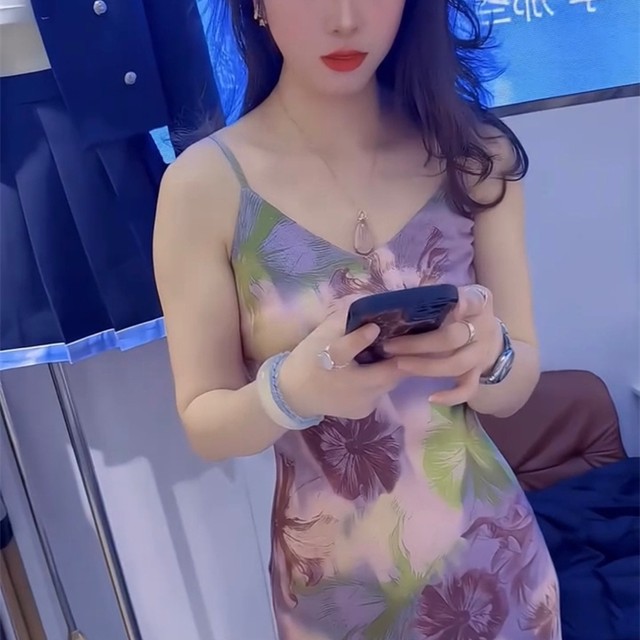 2025 summer internet celebrity new fashionable suspender dress feminine sexy feminine print slim fit mid-length skirt