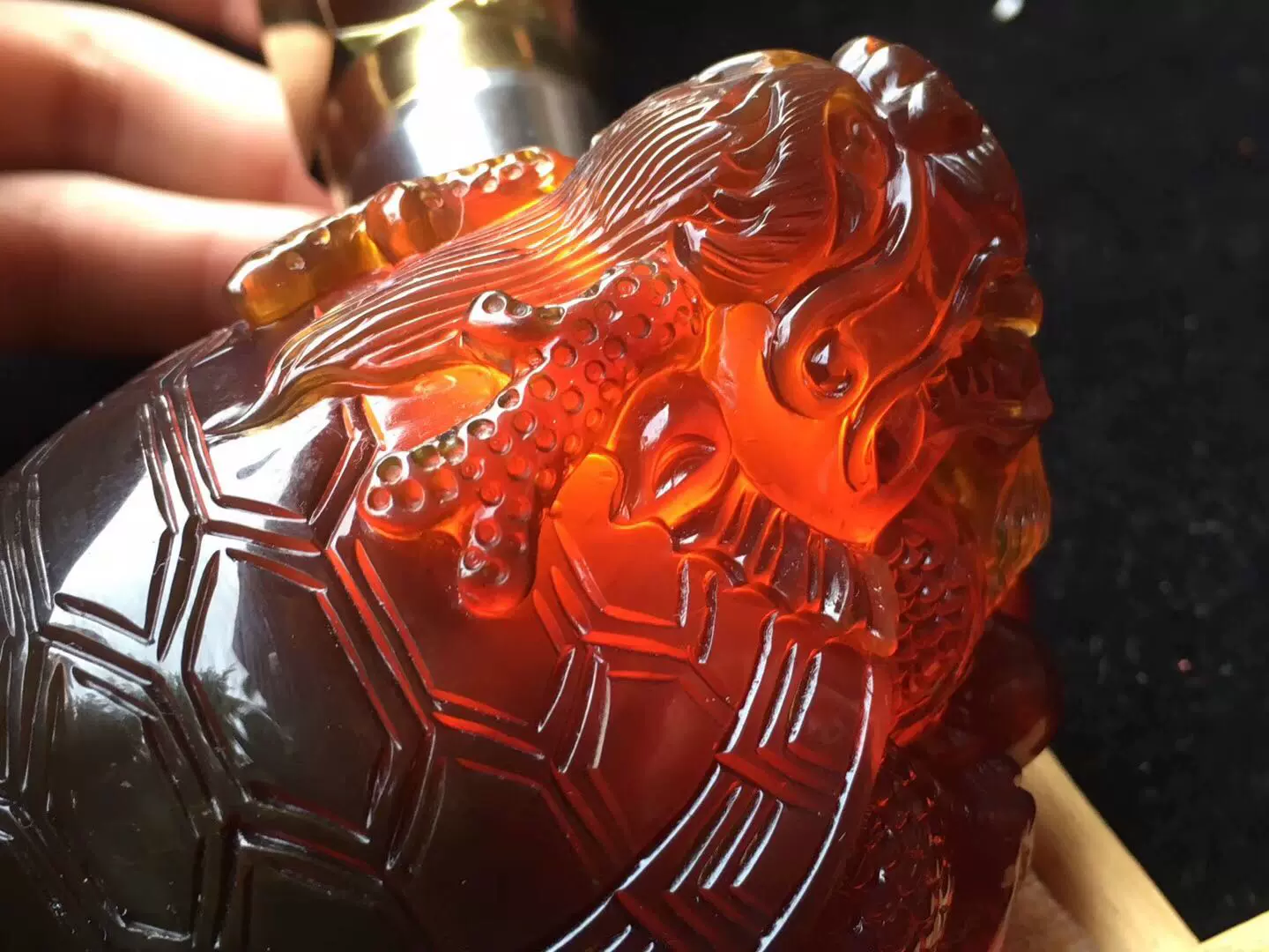 缅甸琥珀摆件琥珀龙龟小摆件蜜蜡雕刻件龙龟血珀