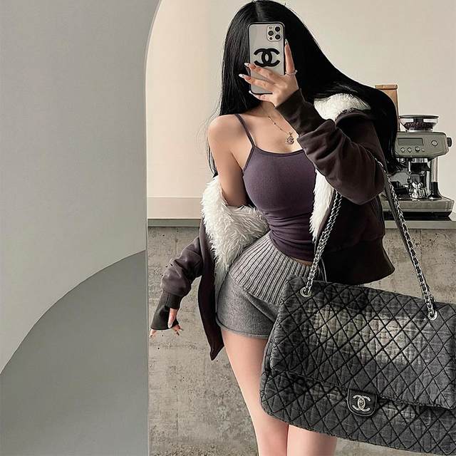 YoungGirlDay pure and lustful basic style slim fit and extruded chest with chest pads and hair-padded base suspender vest