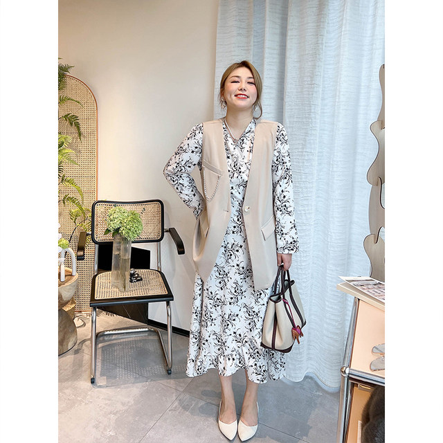 Vogana Cannes Large size original British temperament with female suit vest pleated long half -body skirt
