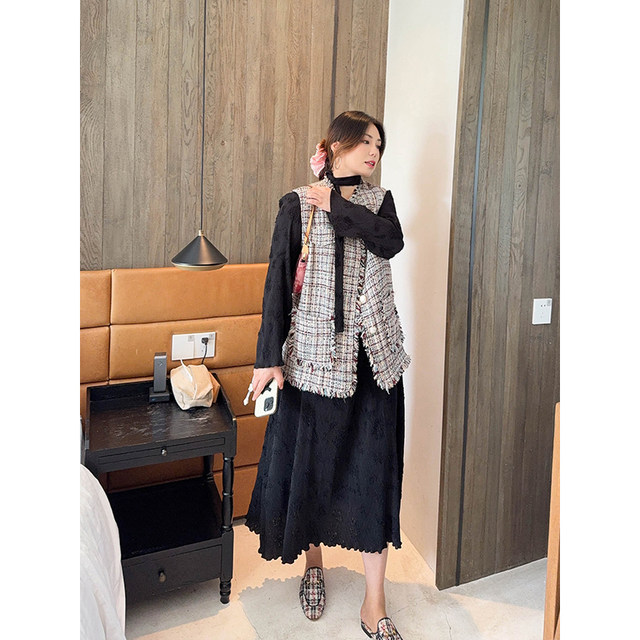 Vogana Cannes Large size original French elegant temperament texture, wrinkle, ribbon loose flared sleeve dress