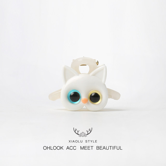 Small black and white pupil cat grabbing the back of the back of the hair accessories personality cute hair grab shark clip card card card
