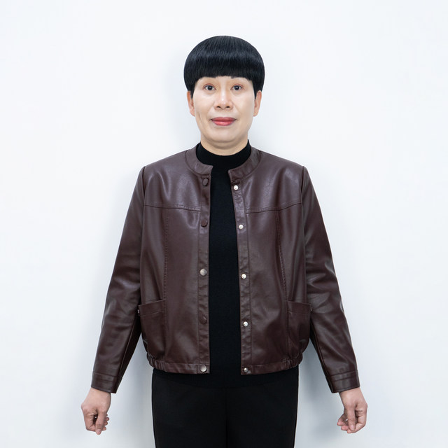 Fashionable mother autumn leather jacket simple and atmospheric 2025 new women's spring and autumn leather jacket top short