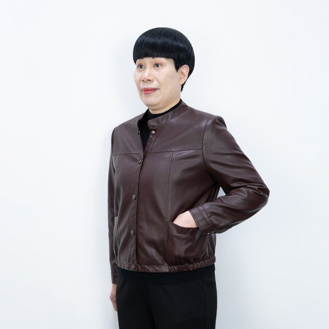Fashionable mother autumn leather jacket simple and atmospheric 2025 new women's spring and autumn leather jacket top short