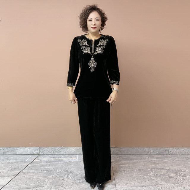 
High-end ethnic style mother outfit velvet embroidered top wide-leg pants in autumn new mid-sleeved shirt large size two-piece set