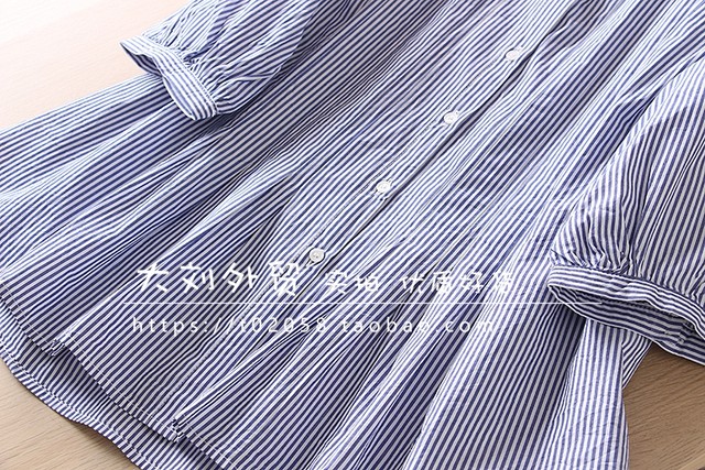 2025 autumn new style round neck spliced ​​pleated small shirt, blue and white striped quarter sleeve cotton, women's loose shirt