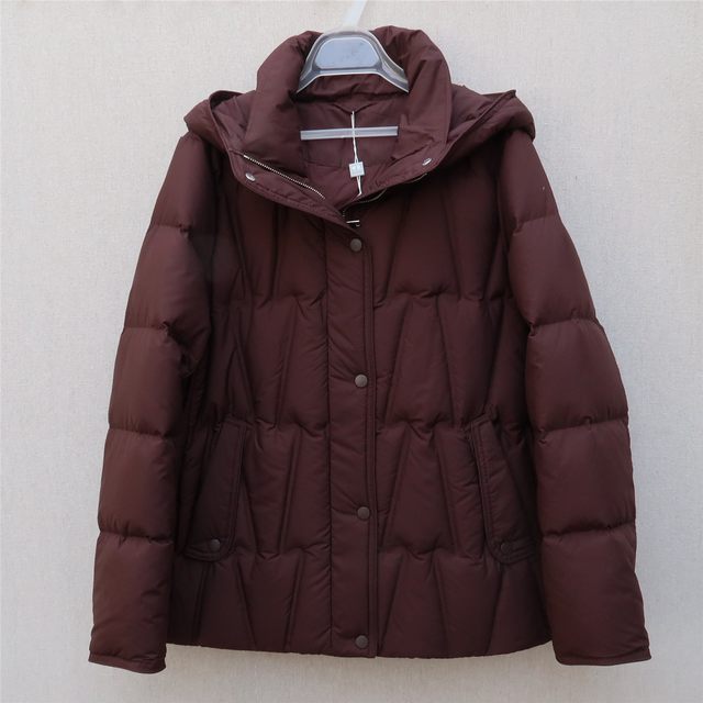 Mom's winter clothing 2025 new fashionable and noble short thickened down jacket jacket middle-aged and elderly women's cotton coat