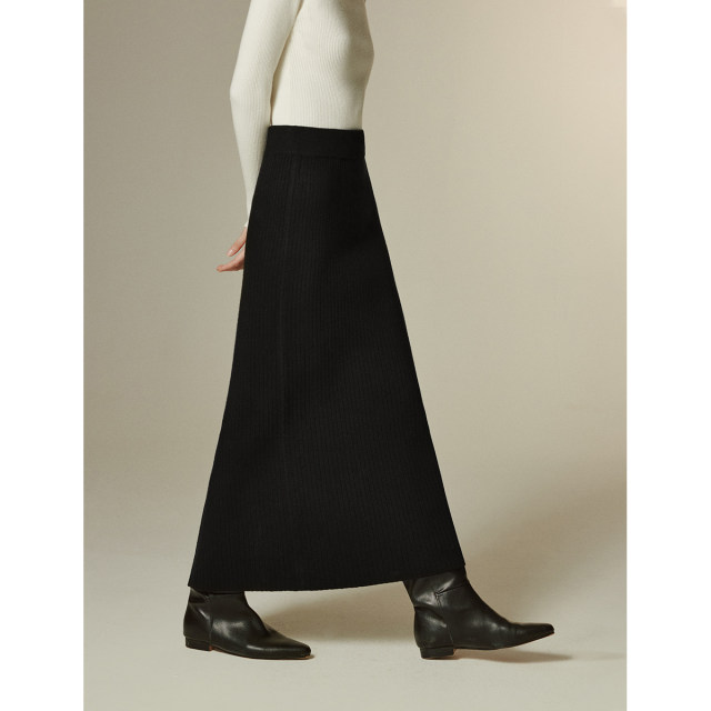 Inman slit straight hip-covered skirt 2024 winter women's clothing new elegant and versatile slim knitted one-step skirt
