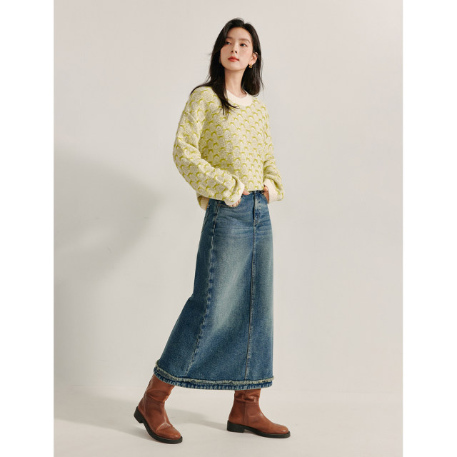 Inman retro slit grinding denim skirt 2024 winter women's new high-waisted slim A-line long skirt
