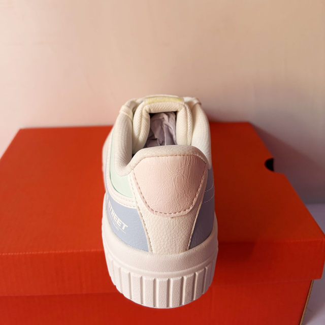 10010 Spring and Autumn Leisure Four Seasons Youth White Shoes College Skateboard Shoes Women's Sports Shoes 978318310010