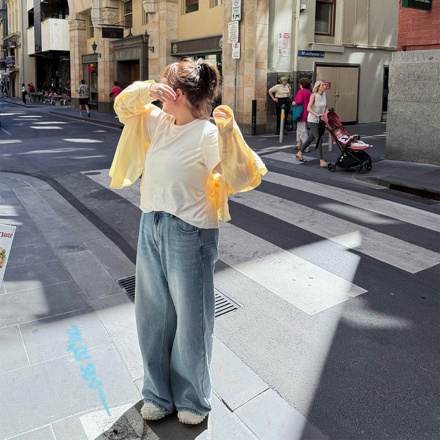 Lao Zhang and Xiaopang PONGKIKI Right-angle Shoulder God T-shirt for Women Large Size Summer Skin-friendly Breathable Ice-Sensory Short-Sleeve Top
