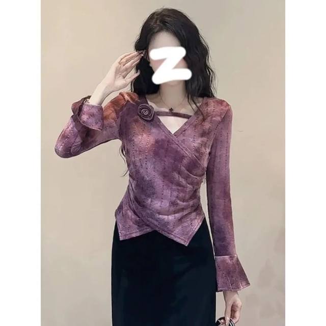 French hot girl V -neck dyed long -sleeved T -shirt female in the spring and autumn with high -level sense unique waist irregular short tops
