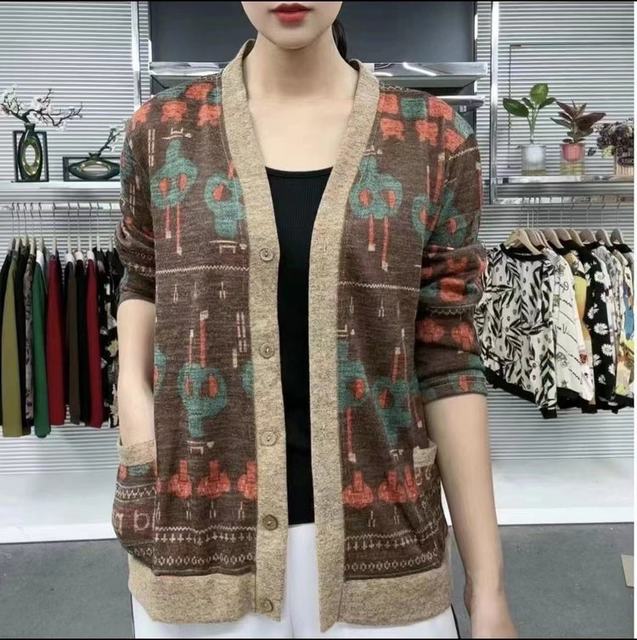 Mom Spring and Autumn Long Sleeve Jacket Top New Knitted Cardigan Fashionable and versatile Middle-aged and Elderly Casual Loose Autumn Clothes
