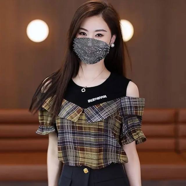 Large size design niche retro plaid short-sleeved shirt for women in summer fat girl fake two-piece spliced ​​off-shoulder top