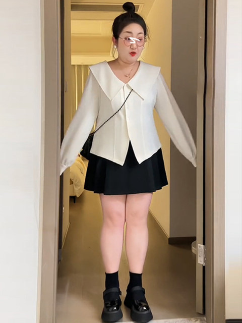 Micro -fat big size black pleated skirt female summer versatile high waist, thin waist, cover belly, suits A -line hip hip skirt