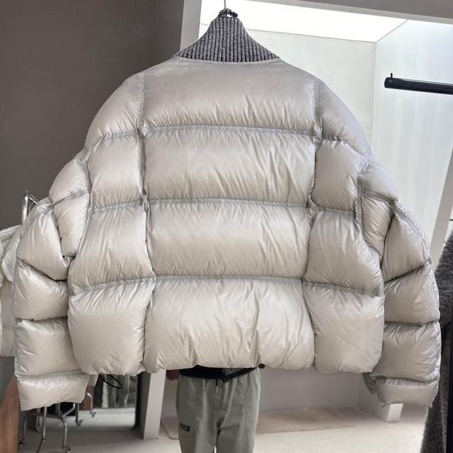 Designed knitted small down jacket warm women's short winter new woolen collar bread coat thickened jacket European goods