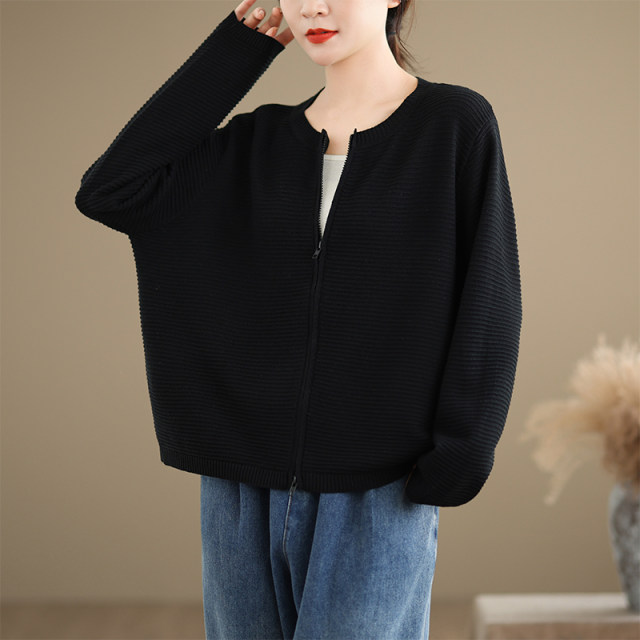 Literary round neck cotton knitted cardigan for women in autumn, casual and lazy style, large size long-sleeved sweater short jacket trendy
