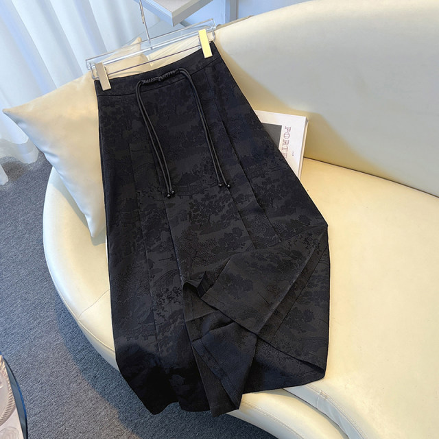 New Chinese style jacquard skirt for women in spring and autumn retro Chinese style modified horse face skirt high waist A-line pleated long skirt
