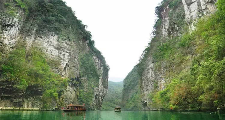 黔江阿蓬江神龟峡景区