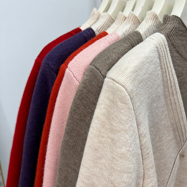 Mom's winter clothing, western-style velvet bottoming shirt, thickened fake two-piece sweater, fashionable middle-aged and elderly women's warm top, middle-aged