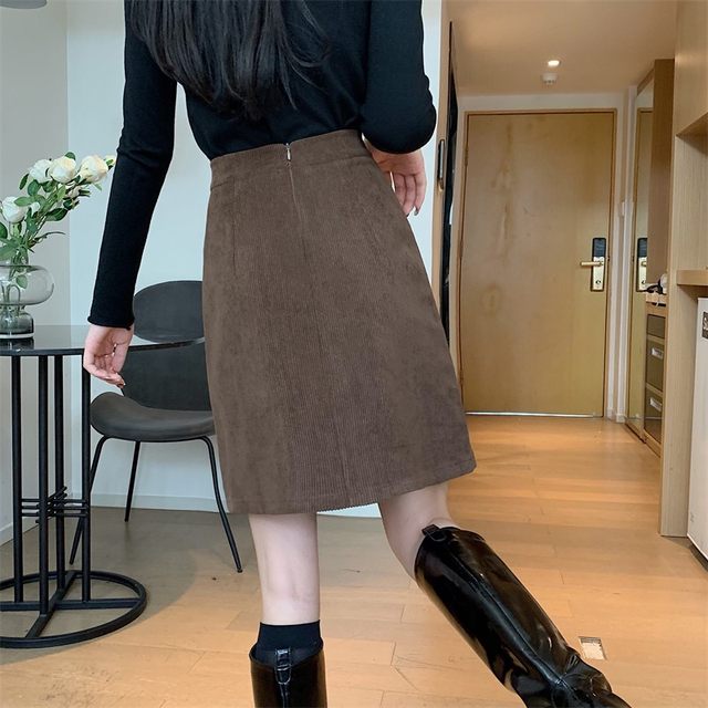 Corduroy skirt 2024 autumn and winter new Korean version slim single-breasted versatile hip-covered mid-skirt ins trendy fat mm
