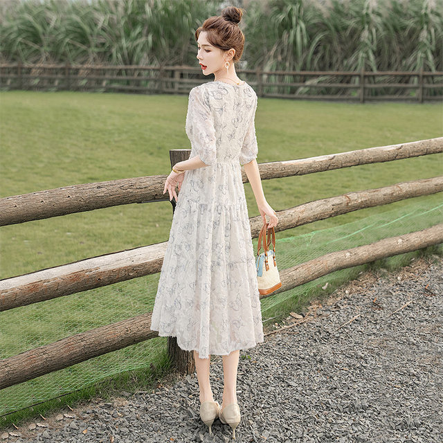 Cypress high-waist dress 2025 spring and summer new women's clothing, fresh waist-hugging and slimming mid-length V-neck tea break skirt